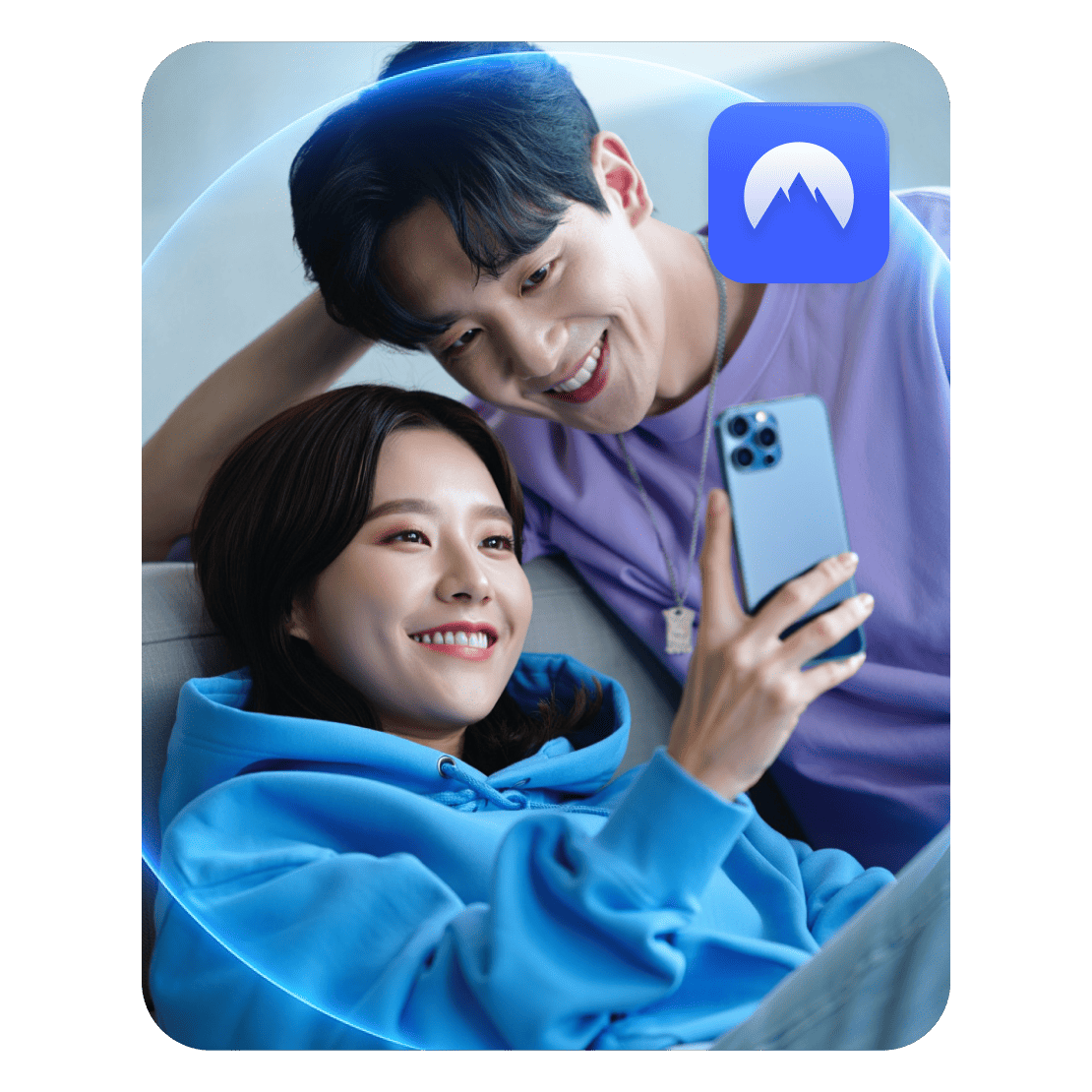 사람들이 NordVPN의 온라인 차세대 안티바이러스를 사용해 온라인 콘텐츠를 즐기고 있습니다.
