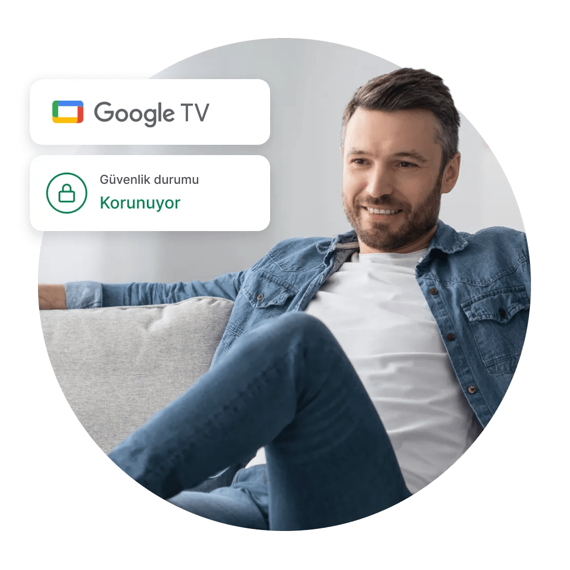 NordVPN bağlantısını korurken kendini güvende hisseden bir adam Google TV izliyor.