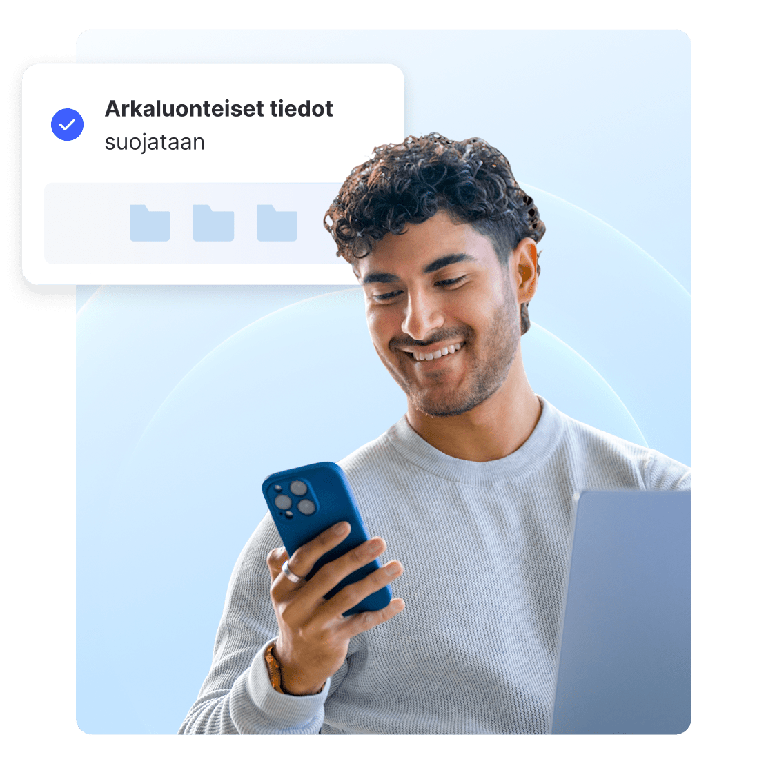 Mies selaa nettiä puhelimella, jossa näkyy ilmoitus suojatuista arkaluonteisista tiedoista.