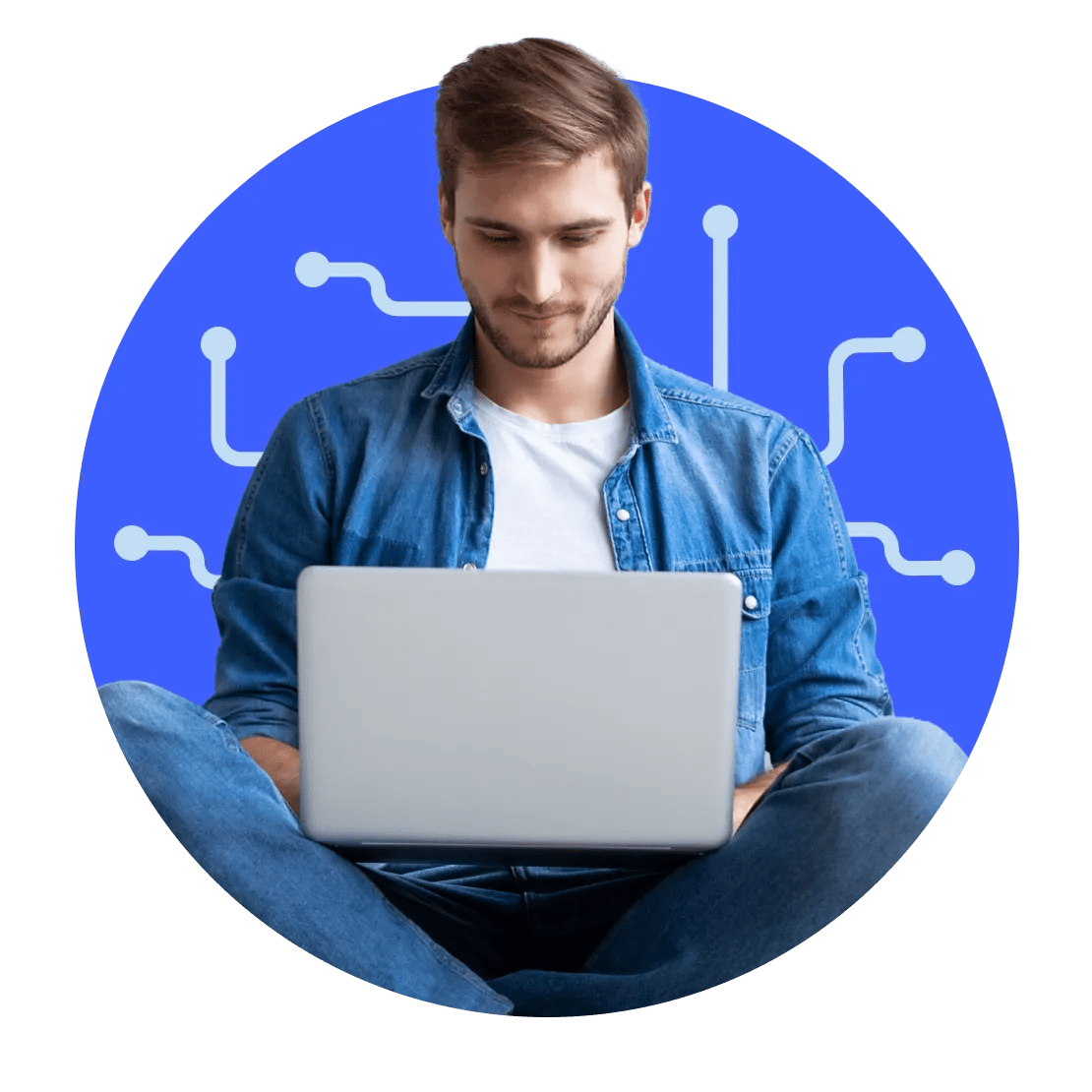 Um homem navegando em sites clandestinos no notebook depois de usar uma VPN para desbloquear a Dark Web.
