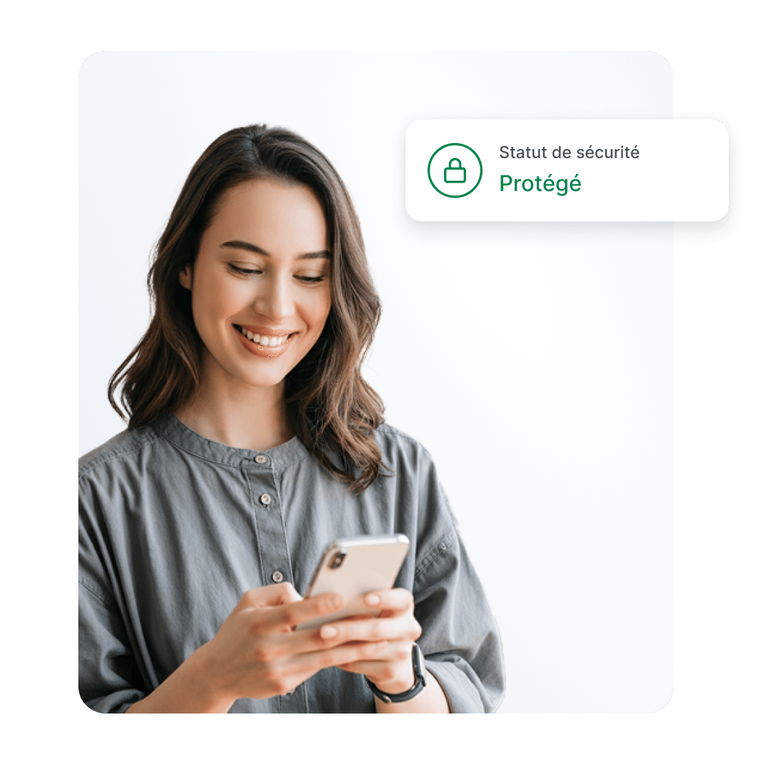 Une femme utilisant des outils de cybersécurité protège ses informations personnelles.