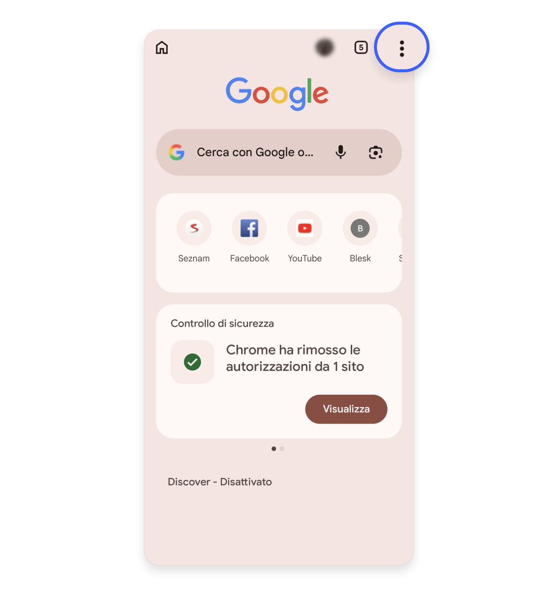 Apri l’app Google Chrome e tocca i 3 puntini verticali nell’angolo in alto a destra per aprire il menu.
