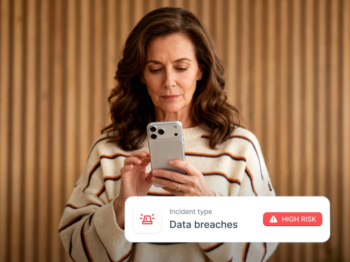 A person receiving Coveron’s data breach alert on their smartphone.