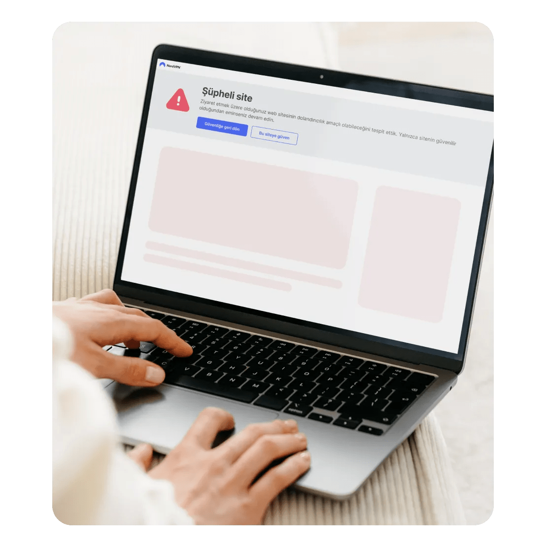 Dolandırıcılık ve sahtekârlık algılama, bir kullanıcıyı bilgisayarındaki şüpheli bir site hakkında uyarıyor.