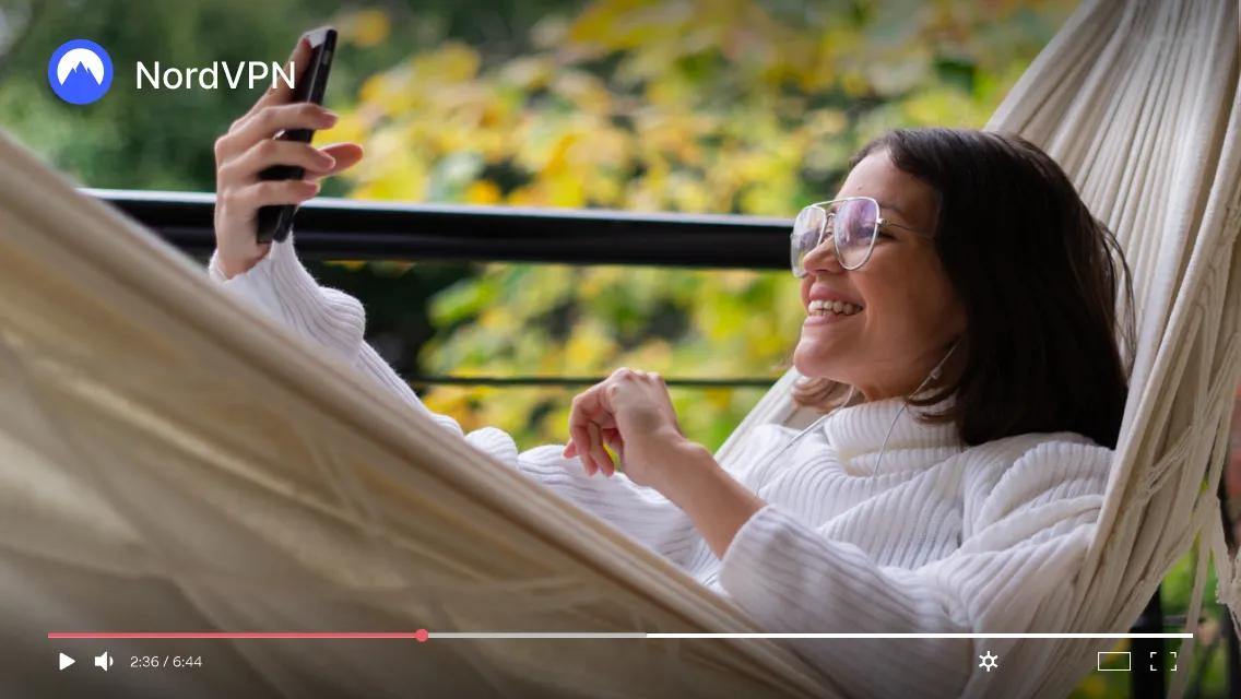 Virtuaalisen erillisverkon videon pikkukuva, joka kehottaa käyttäjiä napsauttamaan ja oppimaan lisää VPN:stä.