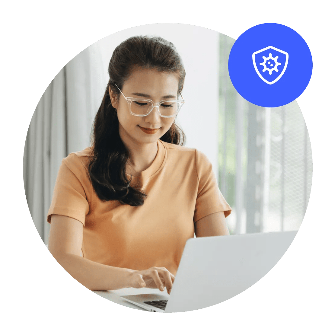 女子正使用 NordVPN 來保持安全。